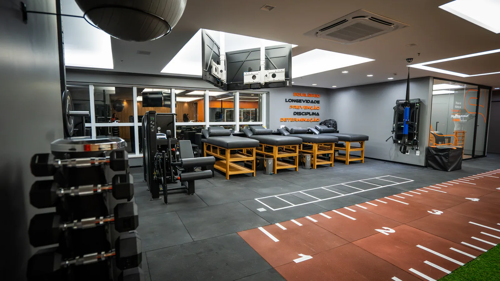 Area central de aparelhos da Prime Sports Performance