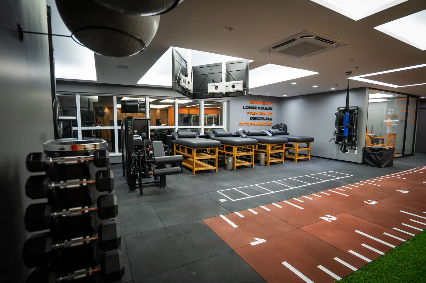 Area de treino e musculacao da Prime Sports Performance